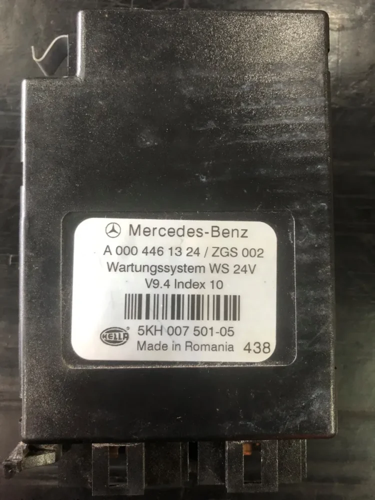 Módulo Aviso De Manutenção M.benz Axor N° A 000 446 13 24 (Usado)